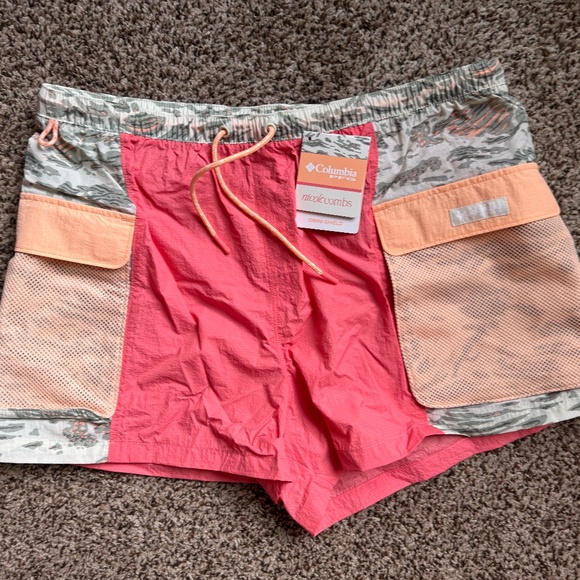 NWT Columbia PFG x Nicole Combs Lightweight Shorts, Large - Picture 1 of 5